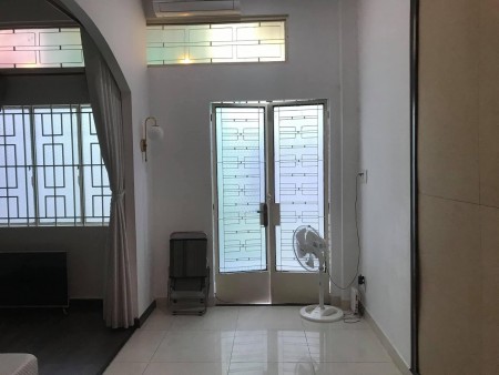 Chỉ 5.2 tỷ có ngay nhà 32m2, đường 3/2, Quận 10, chính chủ 1 đởi, ngang 4.3m sát hẻm 8m, lh 0886880910
