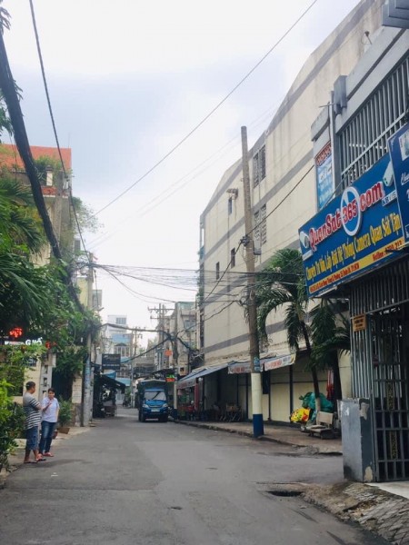 Bán nhà nát dt 116m2 .Ô Tô ngủ nhà. Hẻm 5M Thông tứ hướng, giá 12.5 tỷ