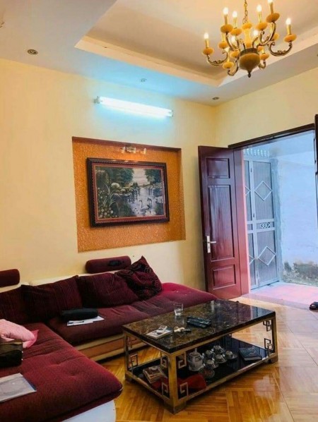 Đội cấn 41m2, 3 tầng ở luôn, ngõ thông thoáng, gần trung tâm, giá 3.7 tỷ