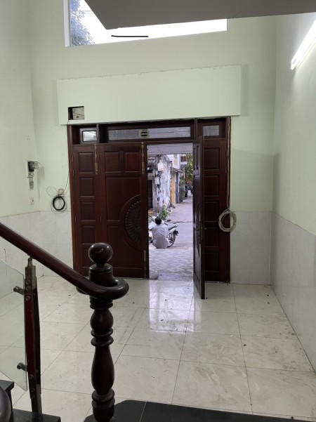 Nhà Tân Sơn Nhì, 1 trệt, 2 lầu, thượng, nhà rông 4 PN, 4WC