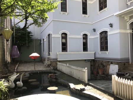Cho thuê biệt thự Phường 7 Tân Bình 20x21m nhà sạch sẽ, sân vườn rộng,Gara xe hơi giá thuê 55 triệu