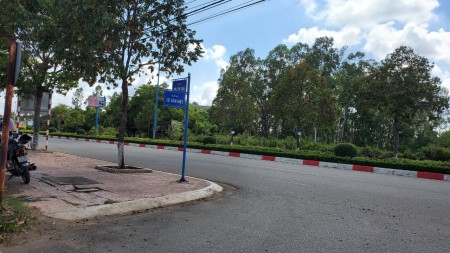 Bán lô đất mặt tiền đường nhựa Lê Văn Một, TT. Đất Đỏ. BRVT.