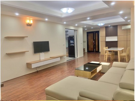 Cho thuê căn hộ E1 Ciputra, 3 ngủ, 123m2, đầy đủ đồ. Giá 17 triệu - liên hệ: 0973781843 Ánh.
