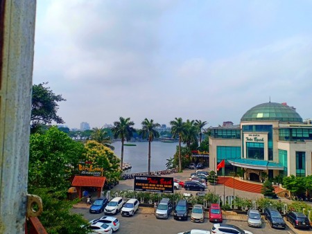Mặt phố hiếm nhà bán view hồ Trúc Bạch, mặt tiền rộng kinh doanh mọi loại mặt hình