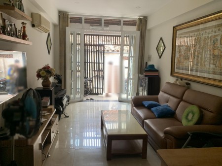 Nhà Đúc BTCT Trịnh Bình Trọng Q5 giáp Q1. DT 3.5x14M Giá 7,5 tỷ