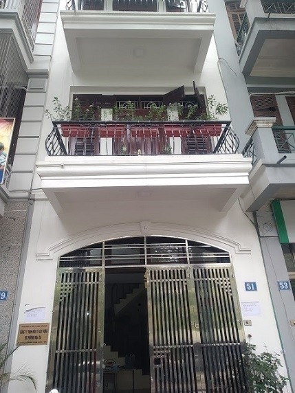 Nhà liền kề ngõ 37 phố Trần Kim Xuyến, dt 70m2 5 tầng, mt 5m, oto tránh nhau. giá 25tr