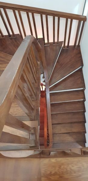 Nhà 5 tầng phân lô ô tô vào nhà gần phố nhà đẹp, ở luôn giá 8.9 tỷ, lh 0961427470