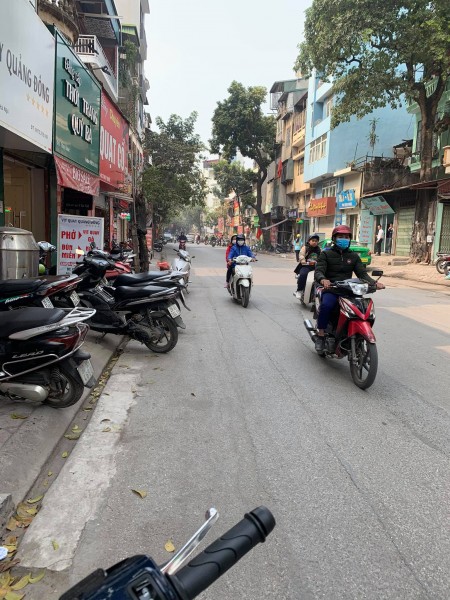Bán nhà Quận Tây Hồ, 5 tầng đúc, giá 9.x tỷ, 2 mặt phố 3 mặt thoáng, kinh doanh
