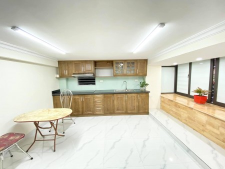 Nhà phố Đại Cồ Việt, mặt ngõ 2 ô tô tránh, kinh doanh sầm uất, 4.9 tỷ