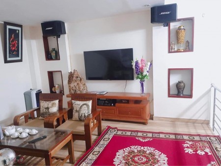 Cần bán nhà 5 tầng Nguyễn Trãi, hàng xóm Royal, 3 bước ra mặt phố, nhà đẹp, ở ngay