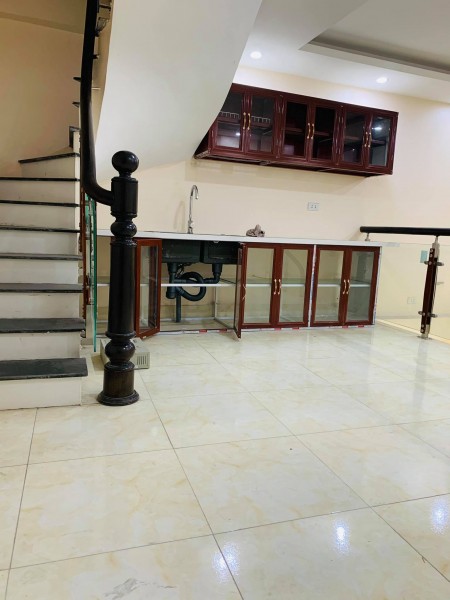 Bán gấp nhà Lô góc phố Trường Chinh – Ngã Tư Sở, 28m2 *5T, cách phố 15m,kinh doanh, giá 2,9 tỷ.