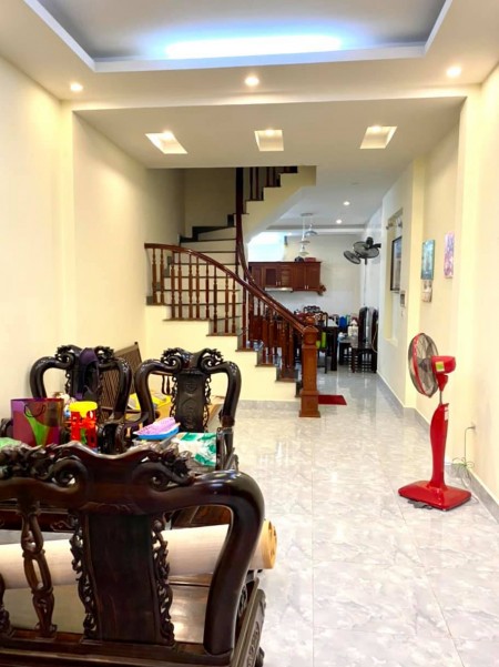 Bán nhà Ngõ 43 Trung Kính, 60m2 4.5 tầng, MT 4M, Ngõ rộng, 5.05 tỷ. LH: 0936161529
