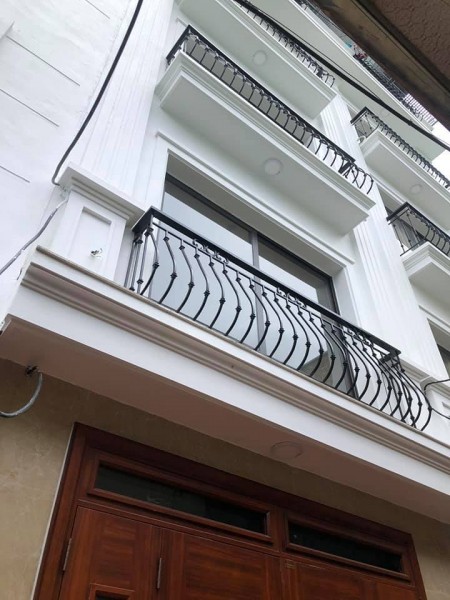 Bán nhà phố Thanh Đàm. 32m2x5 tầng. Giá 2.47 tỷ, có TL.