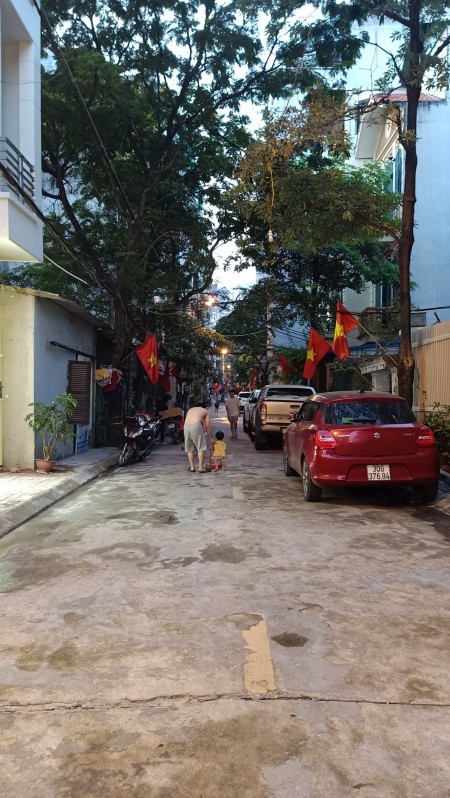 Hàng hiếm phân lô, ô tô tránh phố Tân Mai 65m2 x 4 tầng giá 9.5 tỷ. 0879 029 888