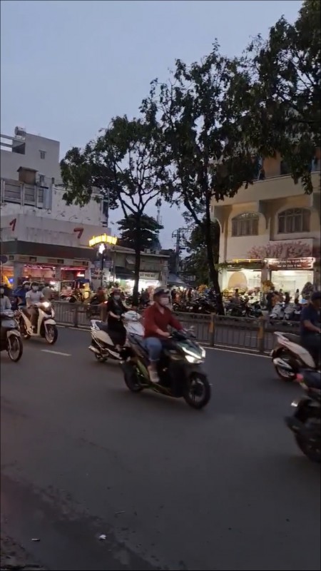 Đi đến slide 4