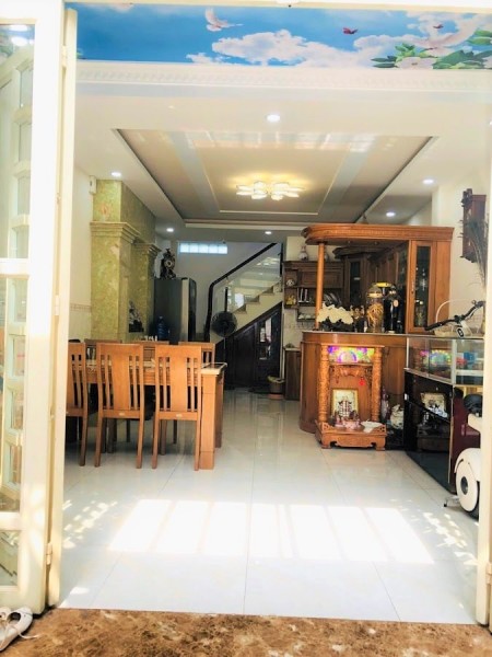 Hẻm nhựa xe hơi vào nhà đối diện bệnh viện Quận Bình Tân, 4 tầng, nhỉnh 5 tỷ