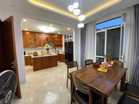 Rẻ nhất phố, bán nhà Đội Cấn Quận Ba Đình đúc bê tông 4 tầng, giá 3 tỷ