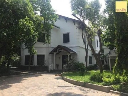 Bán nhà phố Ngọc Thụy Long Biên DT 1300m2 ôtô 7 chỗ tránh, dòng tiền 1.8 tỷ/ năm chỉ 99 tỷ LH 0981022048
