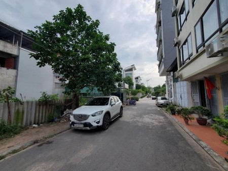 Bán gấp đất tặng nhà Ngọc Thụy Long Biên. DT100M2, mt 4.6, giá 7,x tỷ