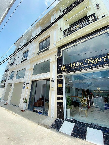 Bán Nhà Quận 7 hẻm 1565 Huỳnh Tấn Phát xe hơi đậu trong nhà Hướng Nam