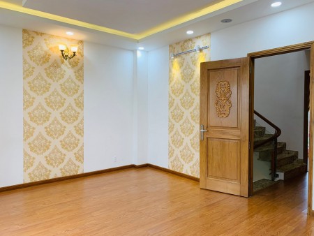 Cho thuê nhà nguyên căn đường Nguyễn Hoàng, Phường An Phú, Q2. Cách Metro An Phú 400m