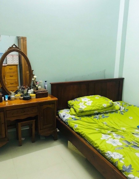 Tôi cần bán gấp nhà cấp 4 khu dân cư Thới Hòa 100m2 2p ngủ liền kề Quốc Lộ 13 dân cư đông đúc