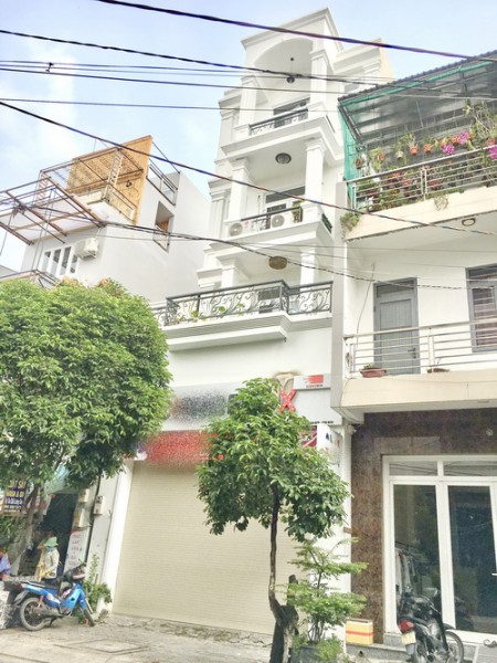 Nhà phố xinh 3 lầu ST mặt tiền 150 Đường số 79, p Tân Quy, Quận 7