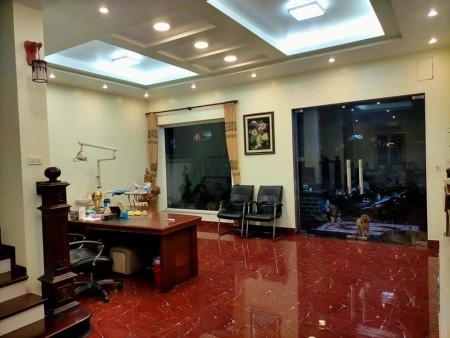 Chính Chủ Bán gấp Nhà Kinh Doanh Nguyễn Xiển Dt 52m*4t giá 7 tỷ.