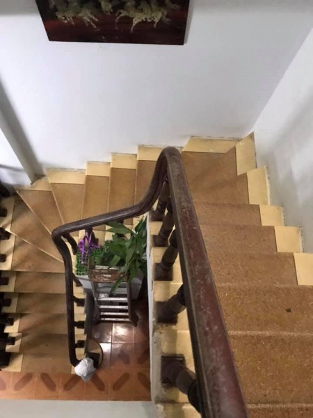 Nhà ngõ phố Láng Hạ, Diện tích 41/45m2, 4 tầng, Giá 3.95 tỷ.