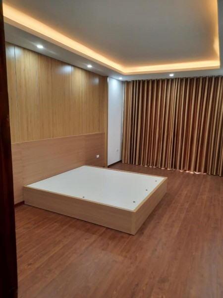 Siêu Phẩm Nhà 5 Tầng Mới Đẹp Thiết Kế Hiện Đại Ô Tô Vào Ra Phố Bát Khối Long Biên