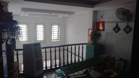 Nhà MT Đường Nguyễn Quyền p11 q8 1 Trệt 1 Lửng 2 Lầu