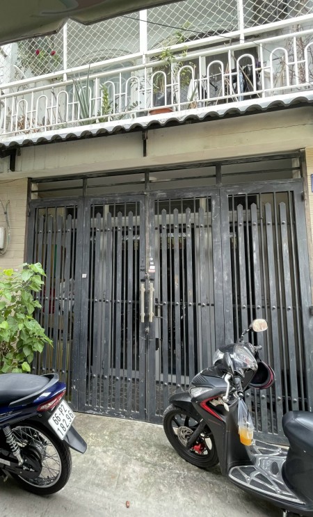 Bán nhà 1/ Lê Trọng Tấn, 4 x 11, hẻm xe hơi, Tân Phú, giá chỉ 4 tỷ 1.