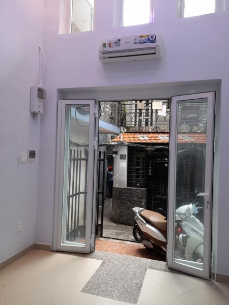 Bán gấp nhà hẻm 1/, Huỳnh Văn Bánh, 35m2 (3.5x10), nở hậu 40m2, 4 tầng, giá 4.4 tỷ
