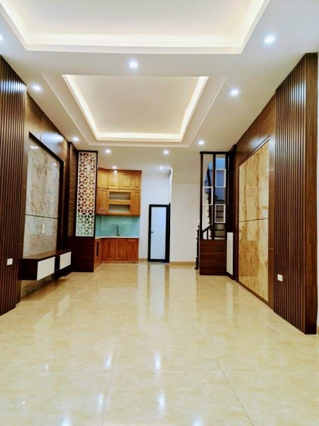 Bán nhà Quận Thanh Xuân, nhà góc 2 mặt tiền đẹp, mặt ngõ ô tô tránh, kinh doanh tốt