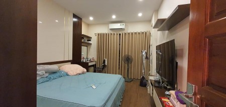 Bán nhà Nhân Hoà, Thanh Xuân, ô tô, nhà đẹp, nội thất xịn, 45m2, nhỉnh 4 tỷ.