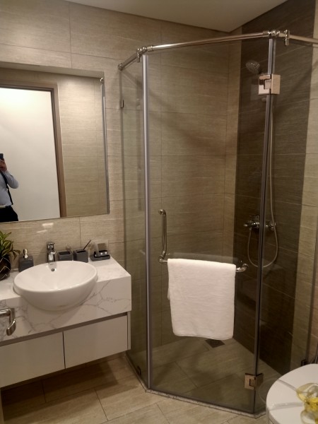 Cần bán căn hộ chính chủ Vinhomes 3 phòng ngủ, giá 2 tỷ 1