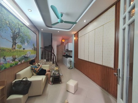 Bán nhà Trương Định 27mx5T chắc chắn, giá 2.45 tỷ lh 0916010180
