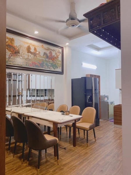Nhà đẹp phố YÊN LẠC, HBT sát phố, ở ngay, dòng tiền cao 3,9 tỷ