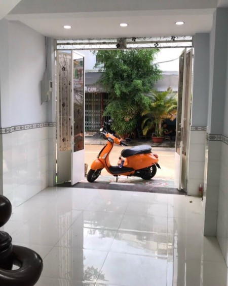 1 tỷ 94 nhà hẻm lớn kinh doanh, Ni Sư Huỳnh Liên, 12m2, mt 3m, Tân Bình