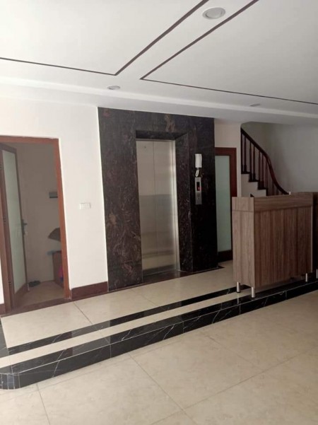 Bán nhà lô góc mặt phố Nghi Tàm, 5 tầng, DT 130m2, mt 7.3m. Giá 47.5 Tỷ