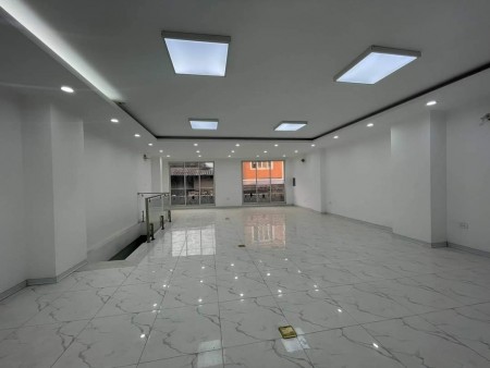 View Hồ, View Sông, Bán Nhà mặt Phố Nghi Tàm, 6 Tầng, DT 121m, MT6.1m, Giá 48.7 Tỷ.