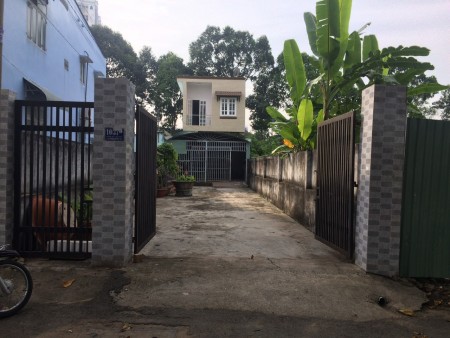 Bán nhà có sân rộng đường số 4 phường Trường Thọ TP.Thủ Đức DT 200m2 nở hậu