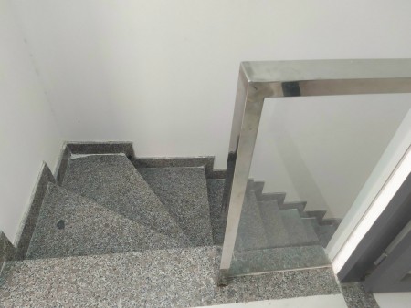 Nhà đẹp hoàn thiện diện tích 90m2 cách mặt tiền Đinh Đức Thiện 2p
