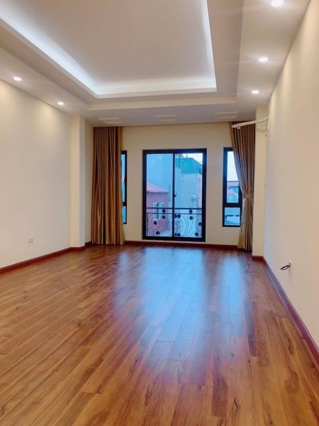 Chính chủ bán Mặt phố Lê Duẩn, KD cực tốt giá 6.5 tỷ, 25mx4 tầng.