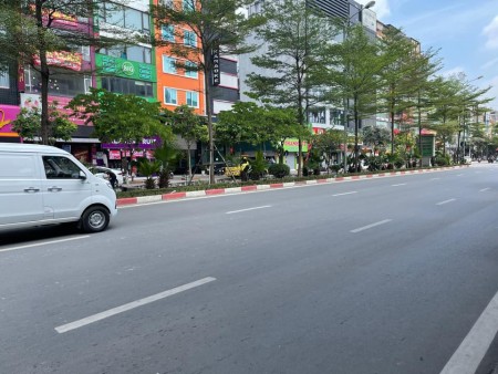 Mặt phố 7T thang máy Trần Thái Tông DT 180m2, MT 8m, kinh doanh khủng giá 77 tỷ