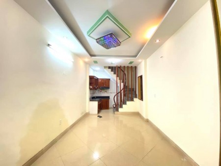 Bán nhà Nam Dư, 32m2 x 4 Tầng x MT 3.5m, Ở NGAY, 20m ra mặt phố giá 2.3 tỷ