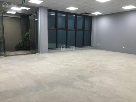 Cho thuê nhà mặt phố La Thành, ngay Ô Chợ Dừa cắt Hào Nam, Hoàng Cầu. Diện tích mỗi sàn 60m2 x 5,5 tầng