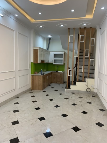 Bán nhà Kim Giang, Quận Thanh Xuân, giá 3.15 tỷ, nhà đẹp rộng 45m2, 5 tầng, mt 4m, lh: 0949859898