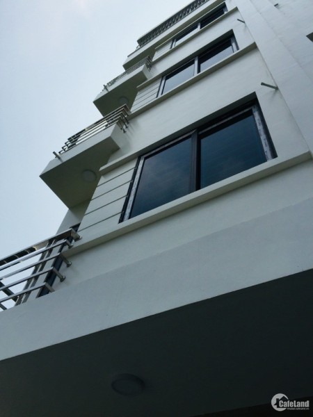 Bán nhà nguyên căn lô góc vị trí đẹp, thuận tiện, mặt ngõ ô tô, giá 2.8 tỷ