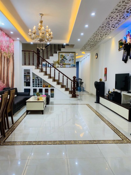 Bán nhà Mặt tiền Huỳnh Văn Bánh, ngang 4,1m dài 15m 1 trệt 3 lầu sân thượng, giá 24.8 tỷ